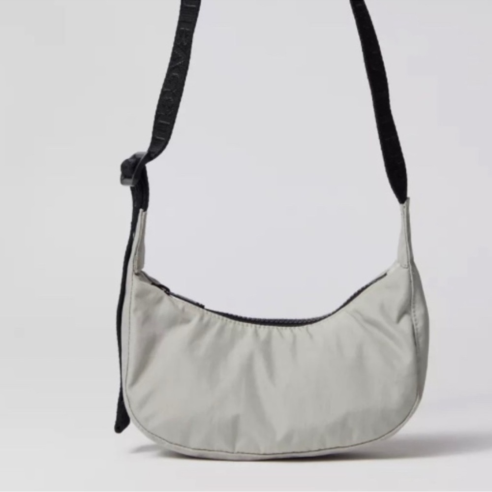 Urban Outfitters Exclusive Baggu Mini Crescent in Gray
